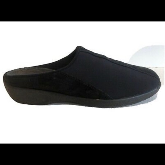 STUART WEITZMAN Black Mule Slip-on Round Toe Flat - Picture 1 of 7